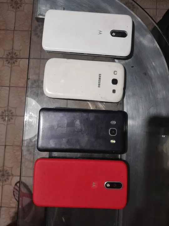 Celulares para retirar peças ou arrumar 