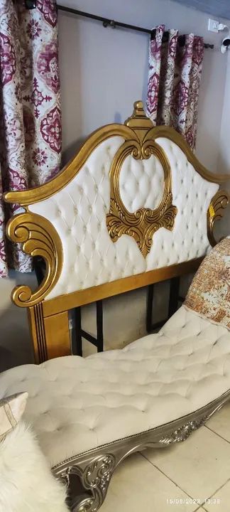 Cabeceira de Cama Luxuosa Dourada