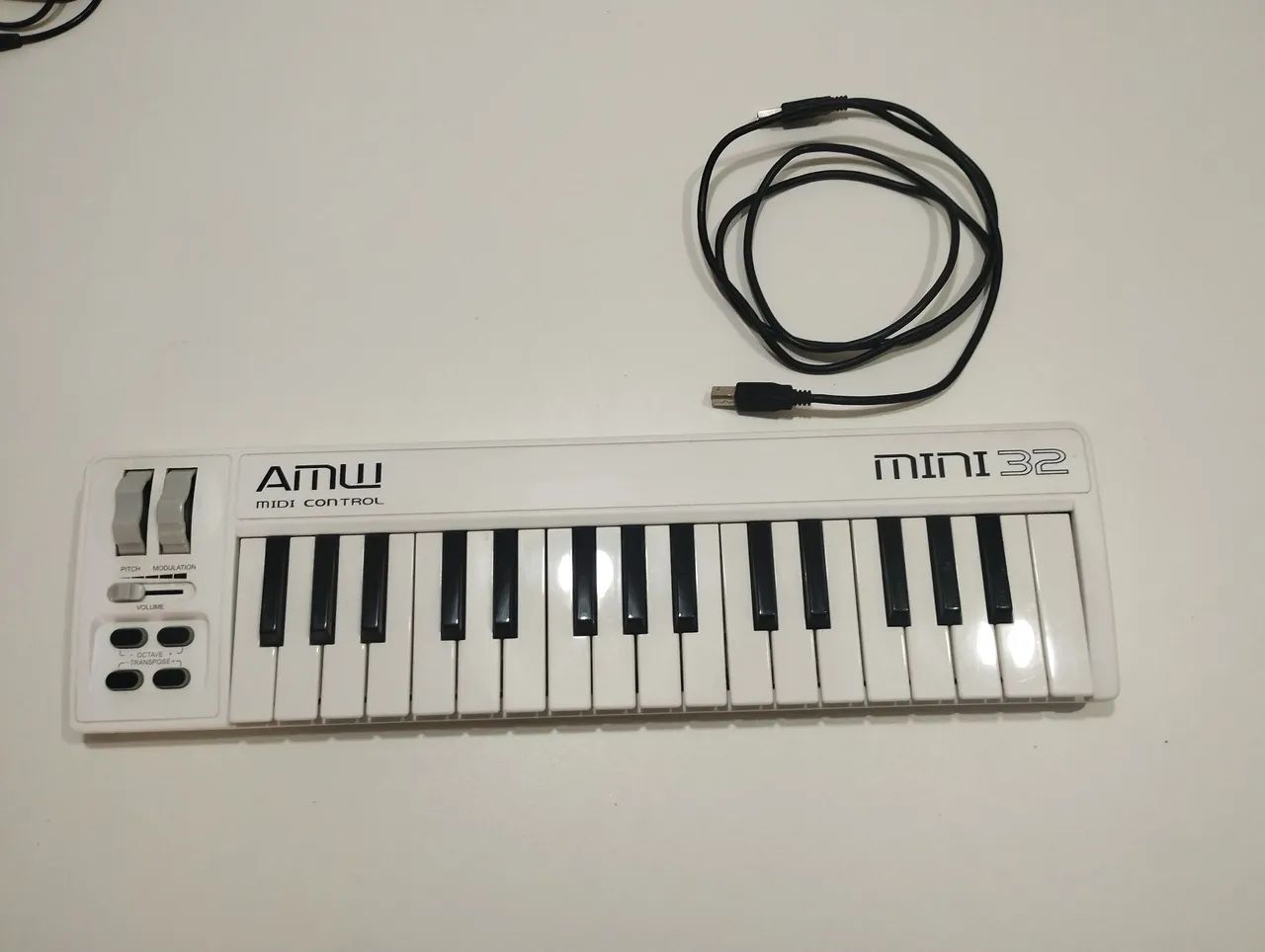 Controlador MIDI AMW mini 32
