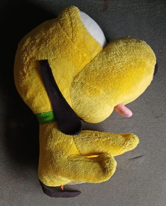 Pluto de pelúcia 30 cm Disney  - Foto 2