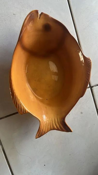 Travessa em forma de peixe