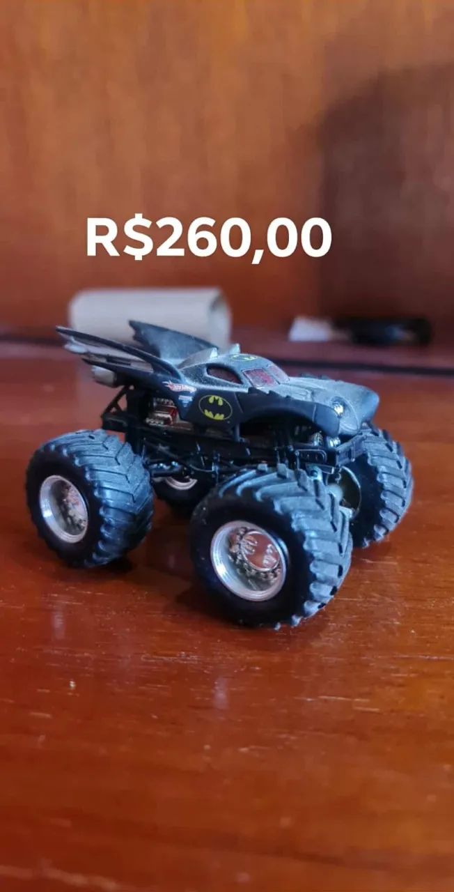 Hot Wheels Monster Truck Batmobile