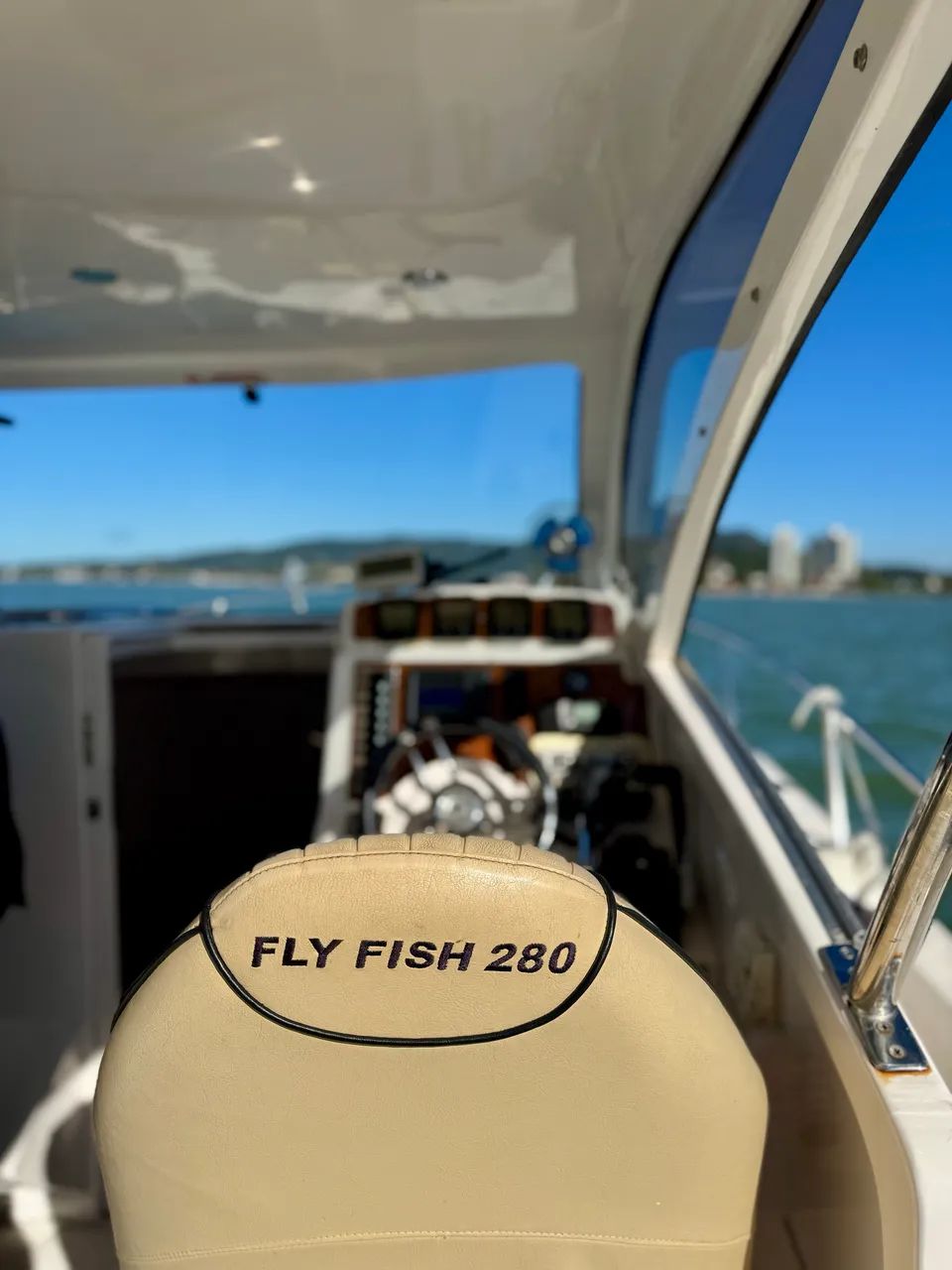 Lancha Fly Fish 28 Yamaha 200hp 2016 - completa, revisada e pronta pra navegar - Foto 7