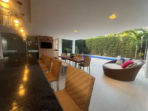 Residência Exclusiva no Gávea Hill 1 com Piscina e 4 Suítes