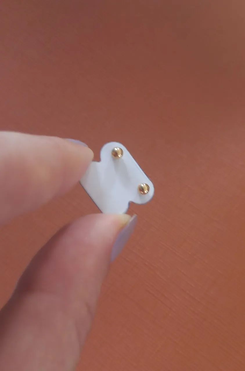 Brincos novos de OURO 18K 