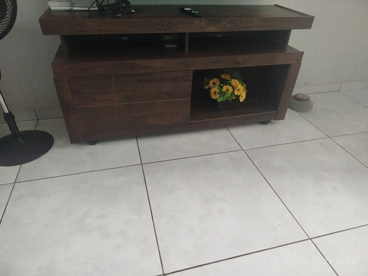 Rack para TV em madeira maciça