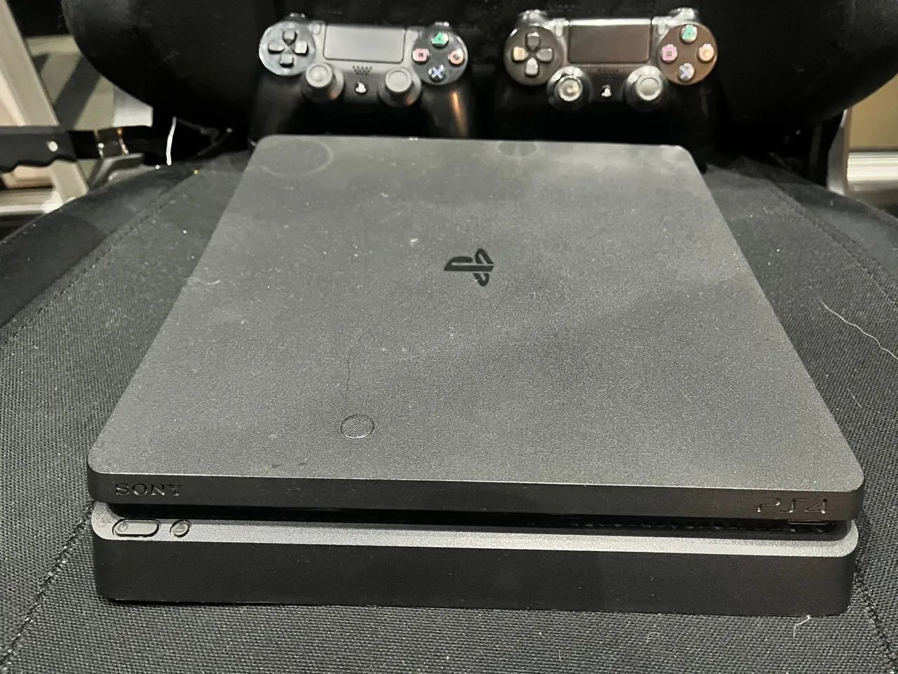 PlayStation 4 JetBlack 1Tb - Foto 2
