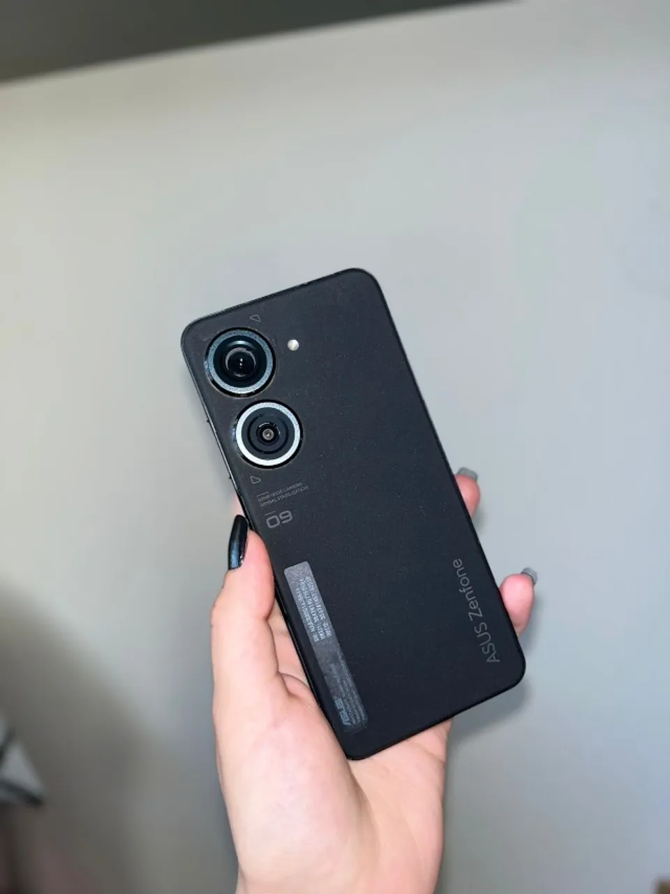 Smartphone Asus Zenfone 9 (8gb/128gb) - Bom Estado - Usado