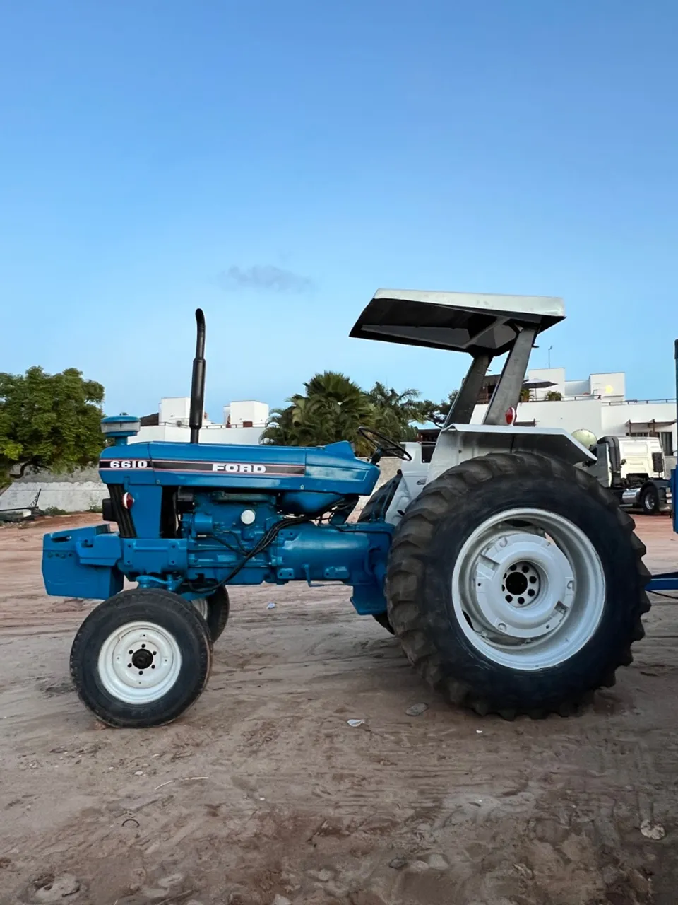 Trator Ford 6610