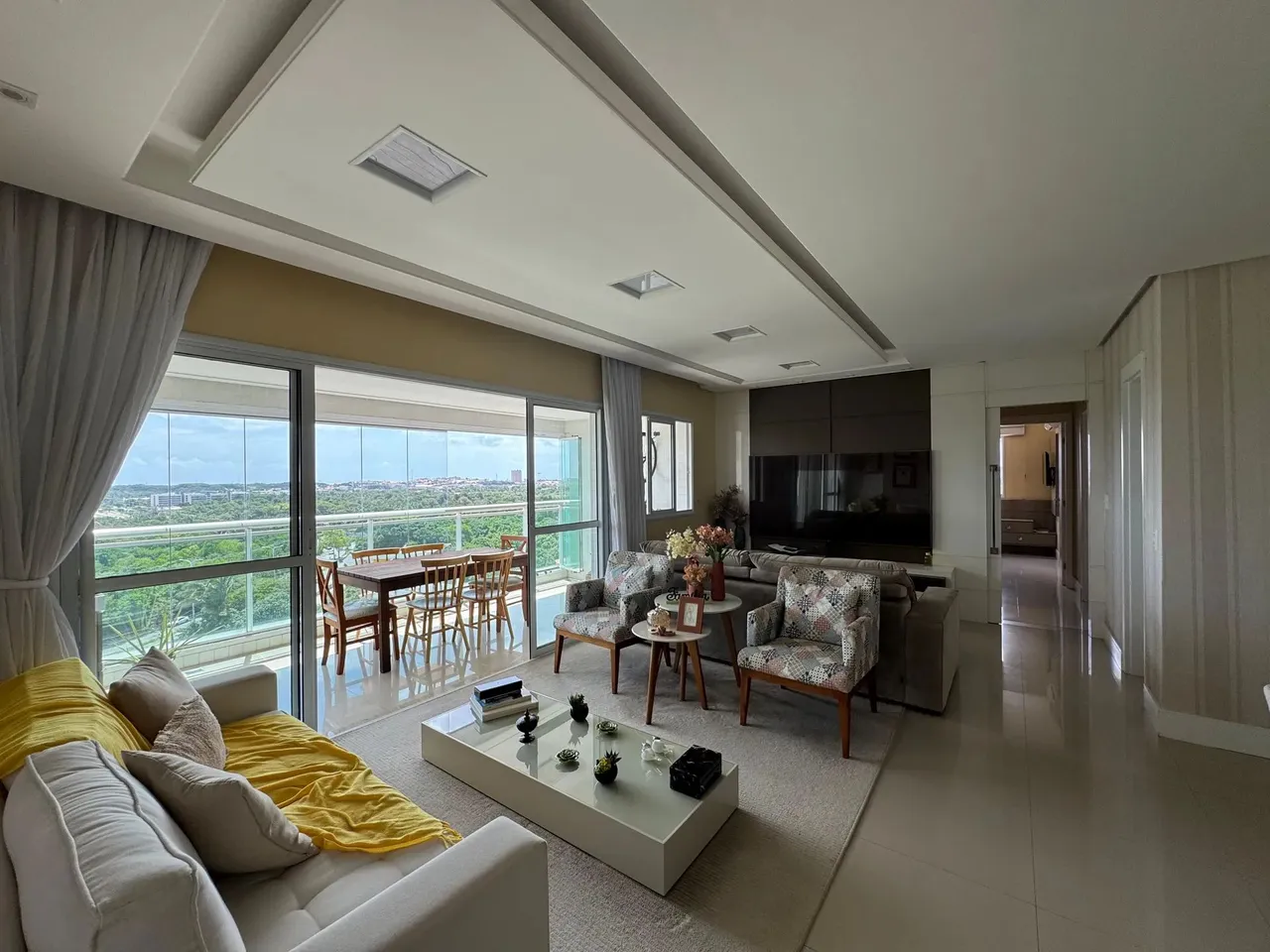 018- VENDO LINDO APARTAMENTO NO CALHAU PORTEIRA FECHADA
