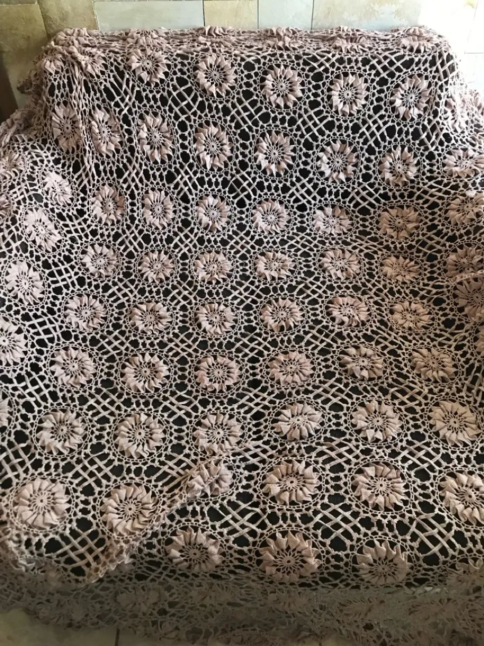 Colcha casal de crochê marrom claro  - Foto 4