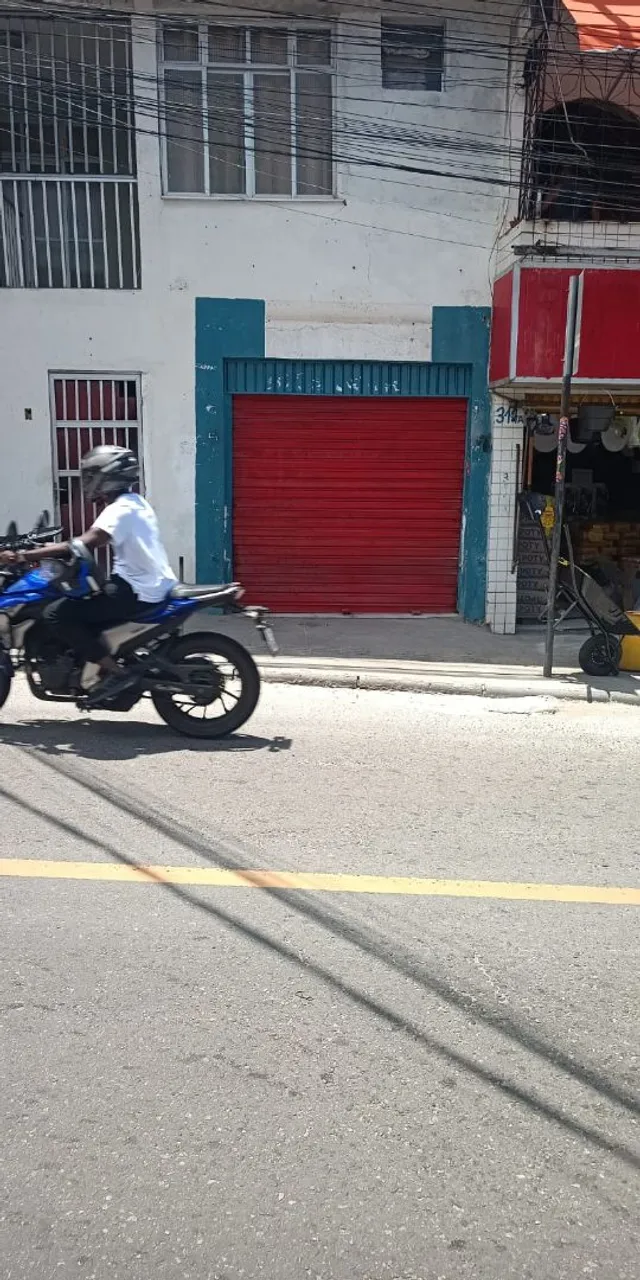 Venda, ponto comercial, mas da ora fazer casa se quiser