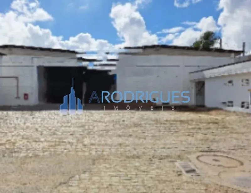 Galpão comercial à venda em Salvador-BA, bairro Águas Claras: 5 salas, 3 banheiros, 20 vag