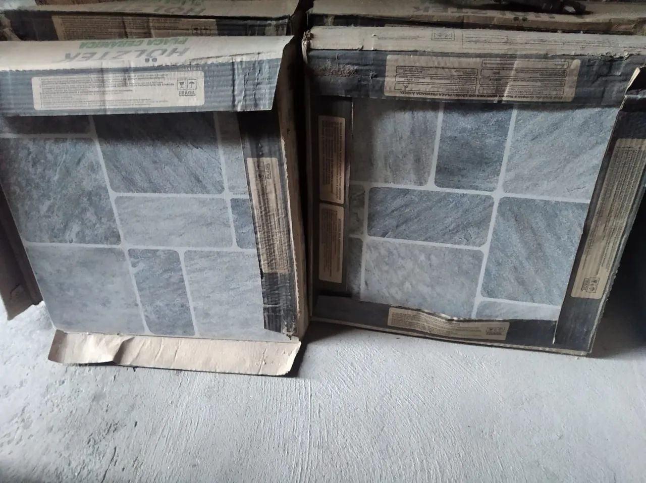 Vendo caixa de piso para área externa 