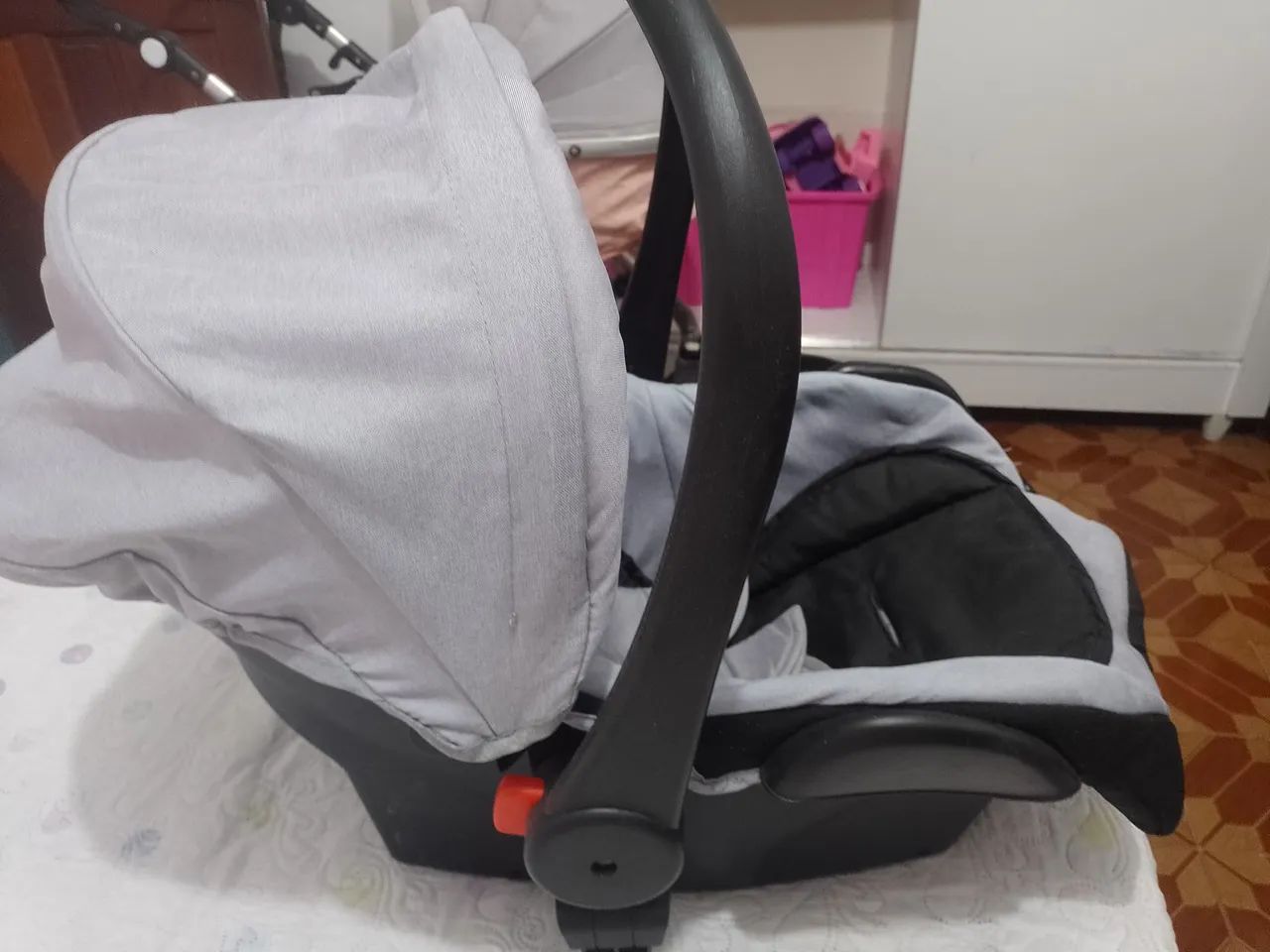 Vendo lindo berço, carrinho e bebe conforto - Foto 4