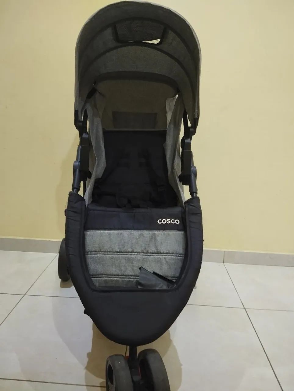 Carrinho de bebê Cosco