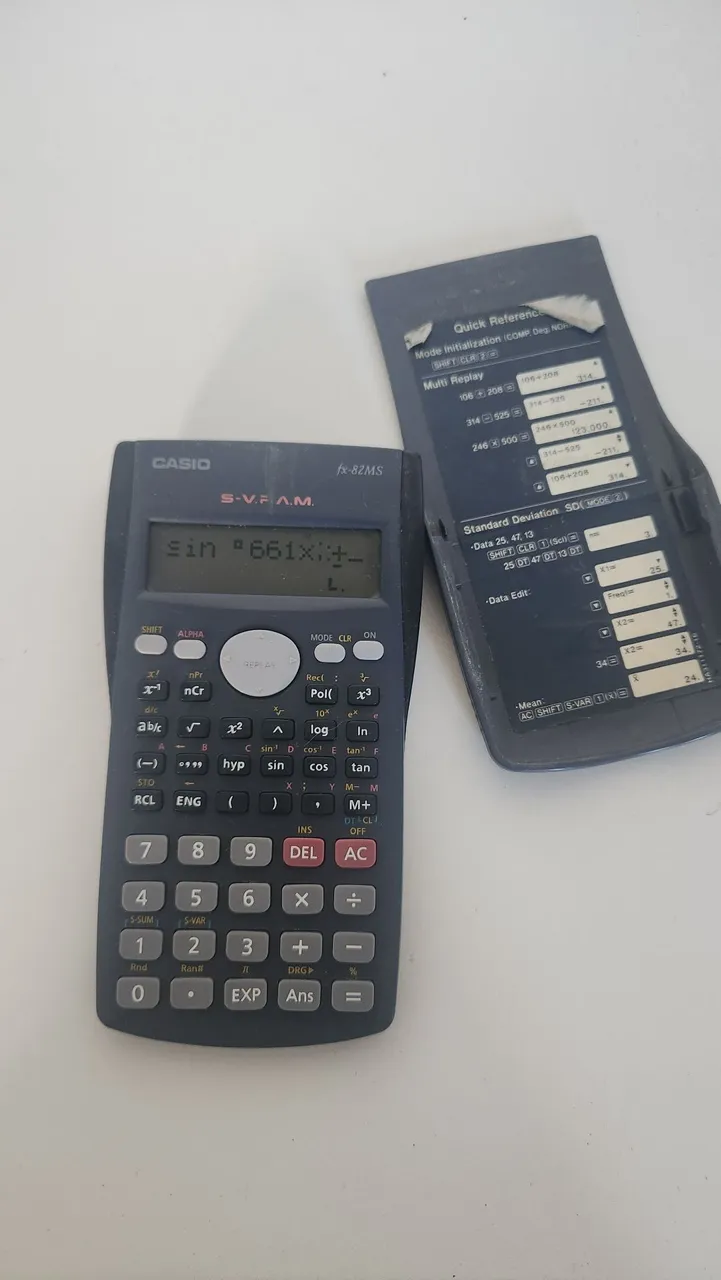Calculadora Casio fx-82MS