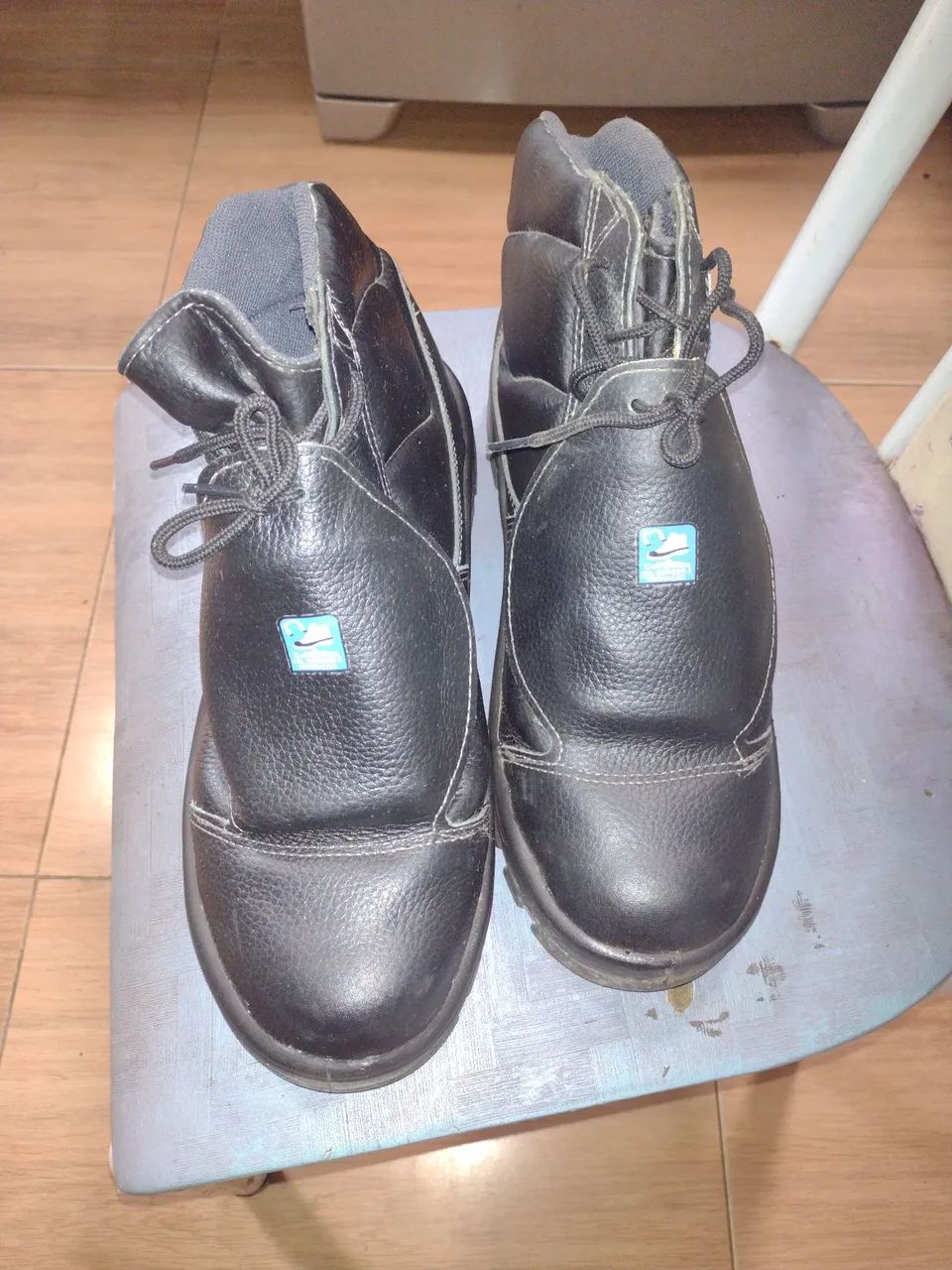 Botas de segurança em couro preto