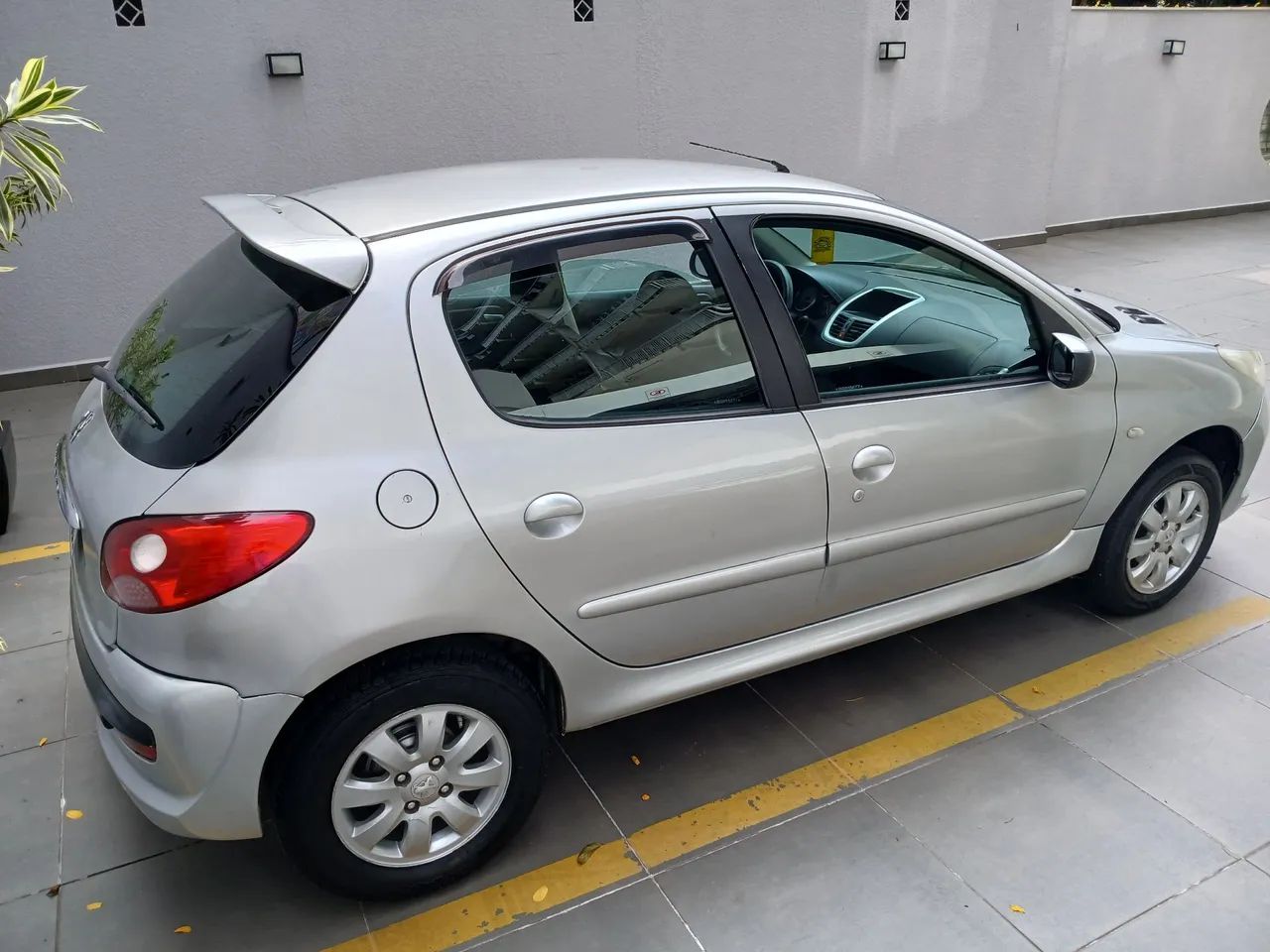 PEUGEOT 2011 207 COMPLETO IPVA PAGO