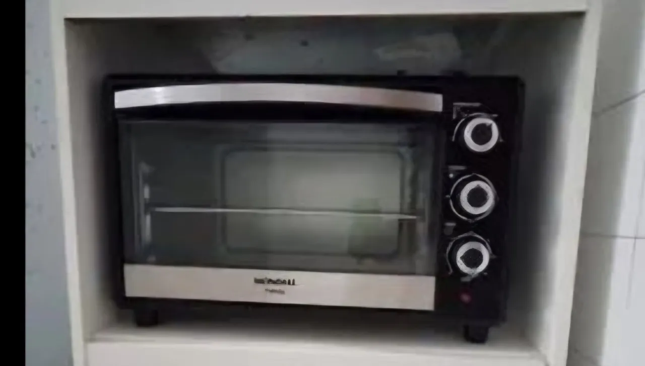 Forno Elétrico com Design Moderno