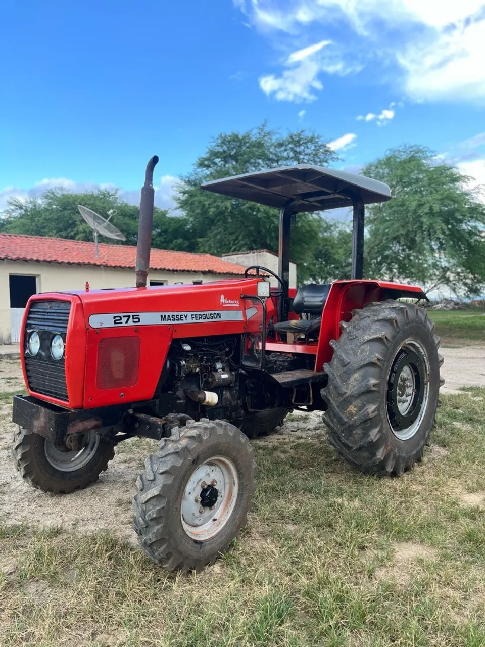 Trator Massey Ferguson 275 4x2 ano 2006