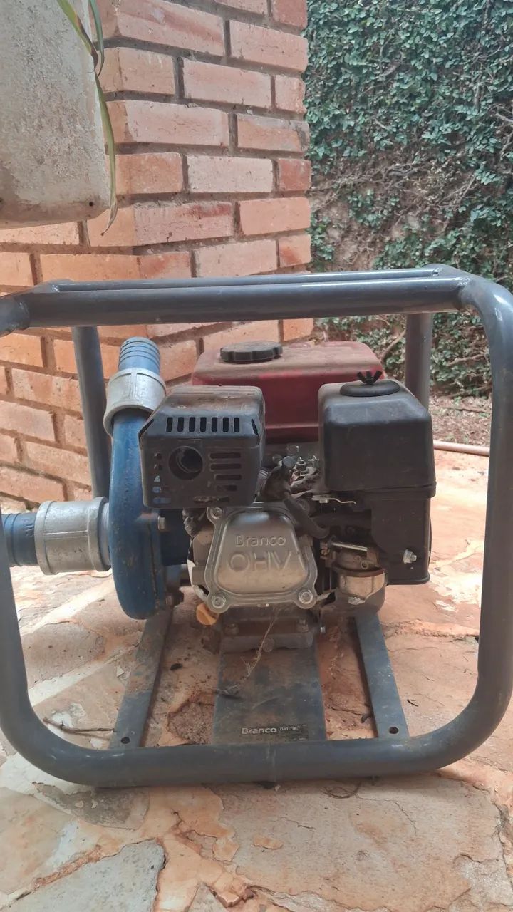 Bomba de Água Branco A Gasolina 30000 litros por hora