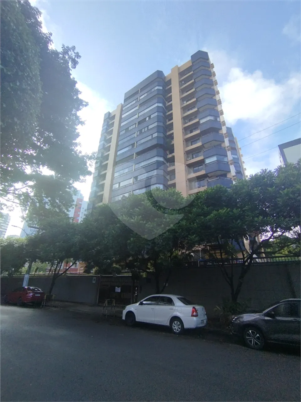 Apartamento com 6 quartos à venda em Itaigara - BA