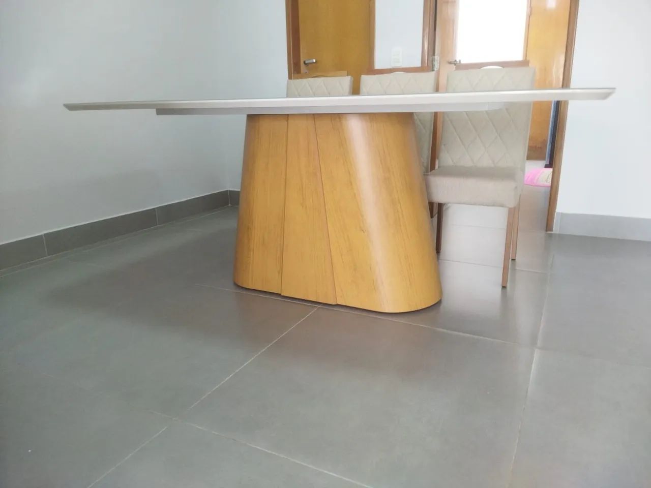 Mesa de Jantar em Madeira com 8 Cadeiras pronta entrega  - Foto 2