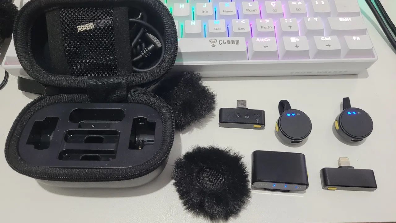 Complete USB-C to Lightning and Camera Lapel64617708093569121