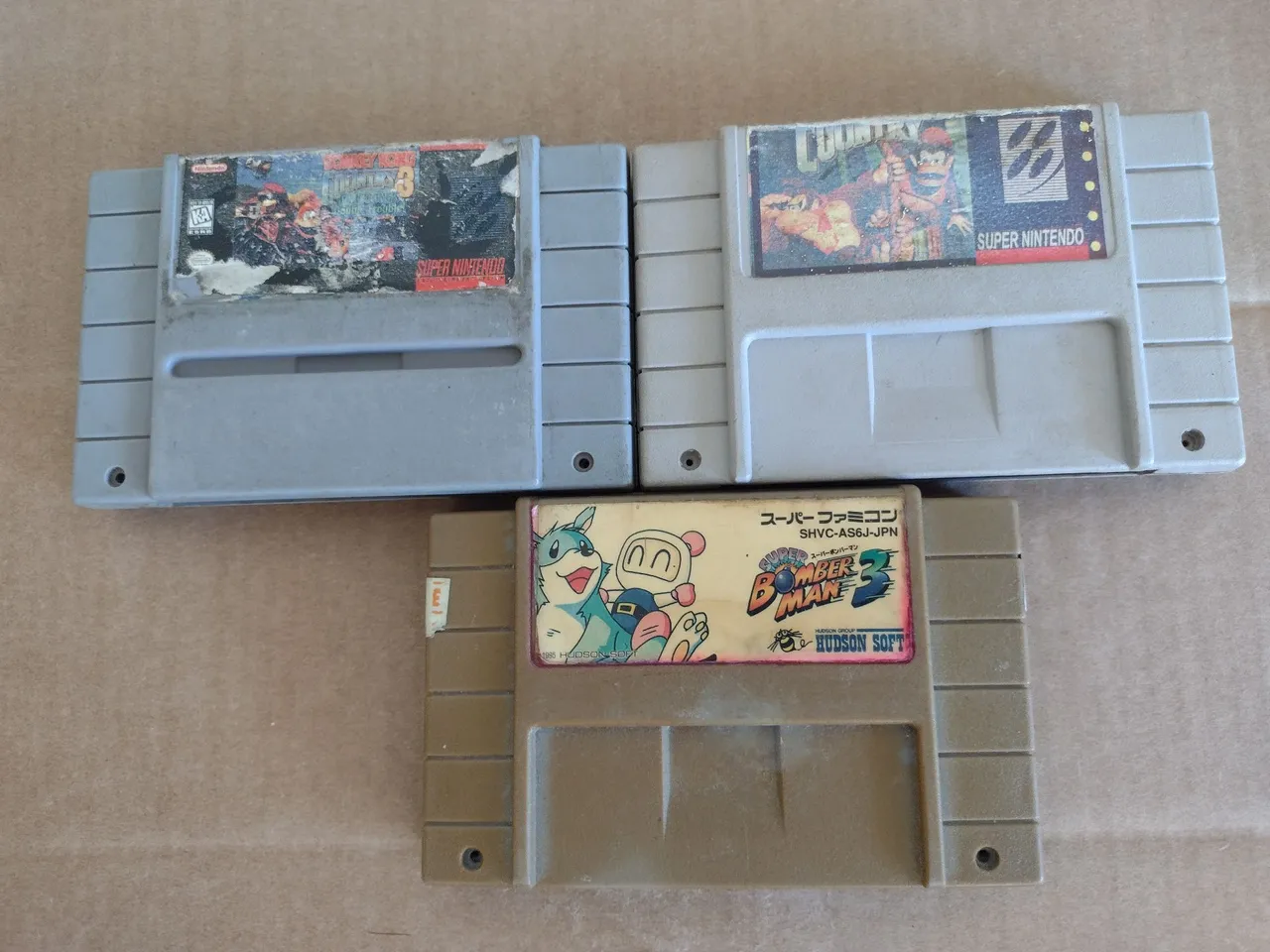 Lote de 3 Cartuchos de Super Nintendo - Country, Donkey Kong Country e Super Bomberman 3