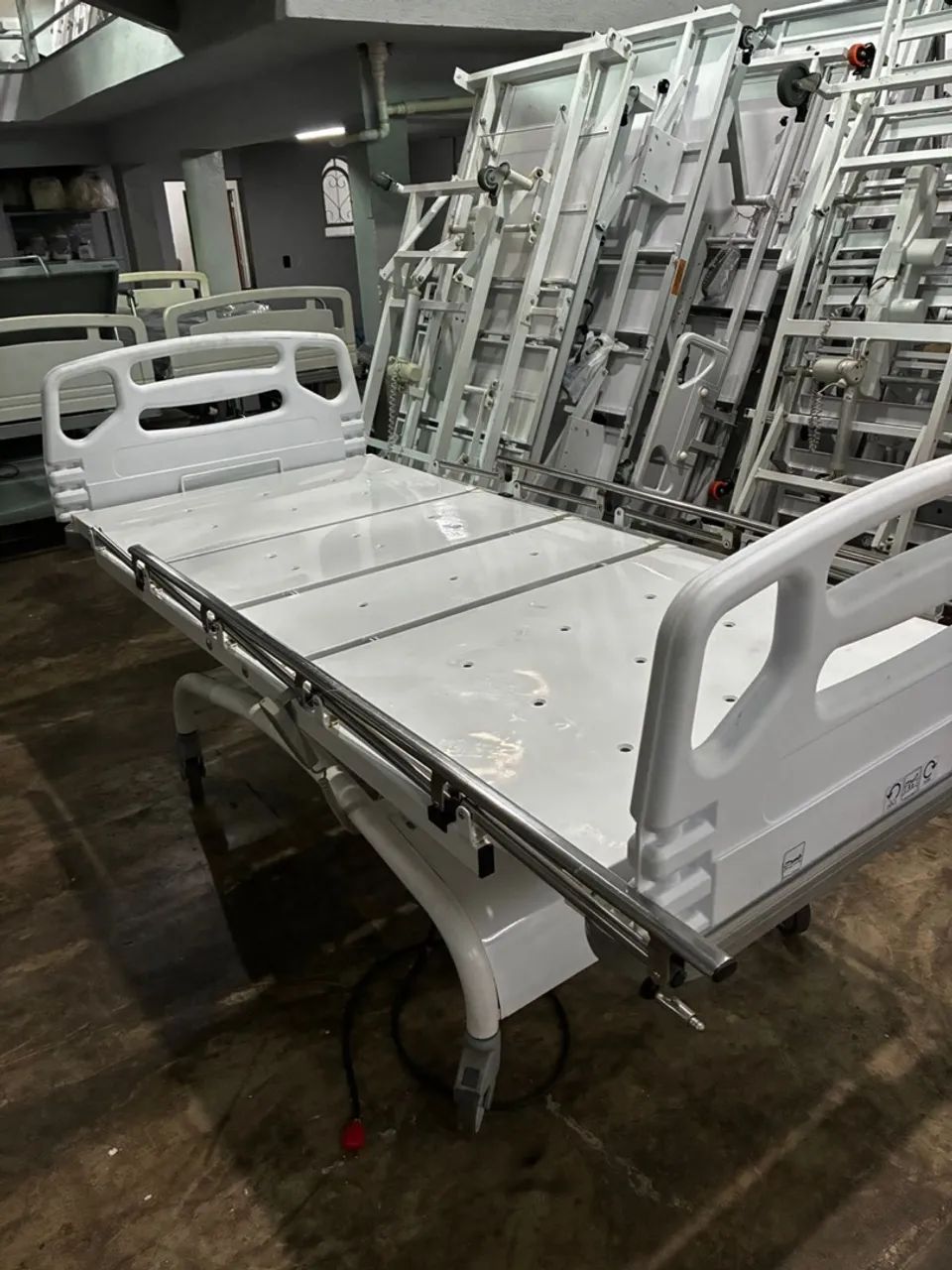 Cama hospitalar motorizada 2 movimentos  - Foto 4