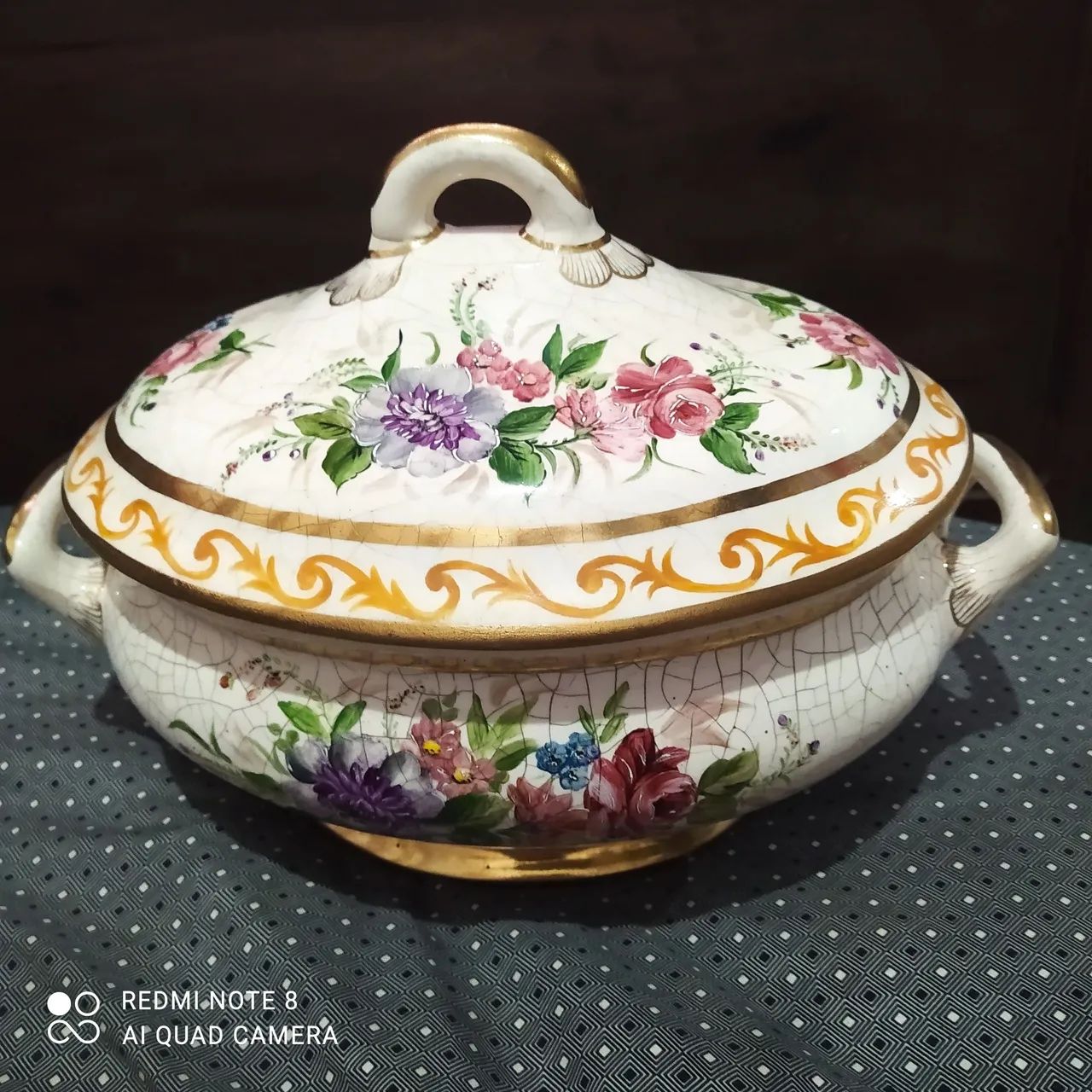 Sopeira estilo Luiz XIV 40 cm detalhe em Ouro 