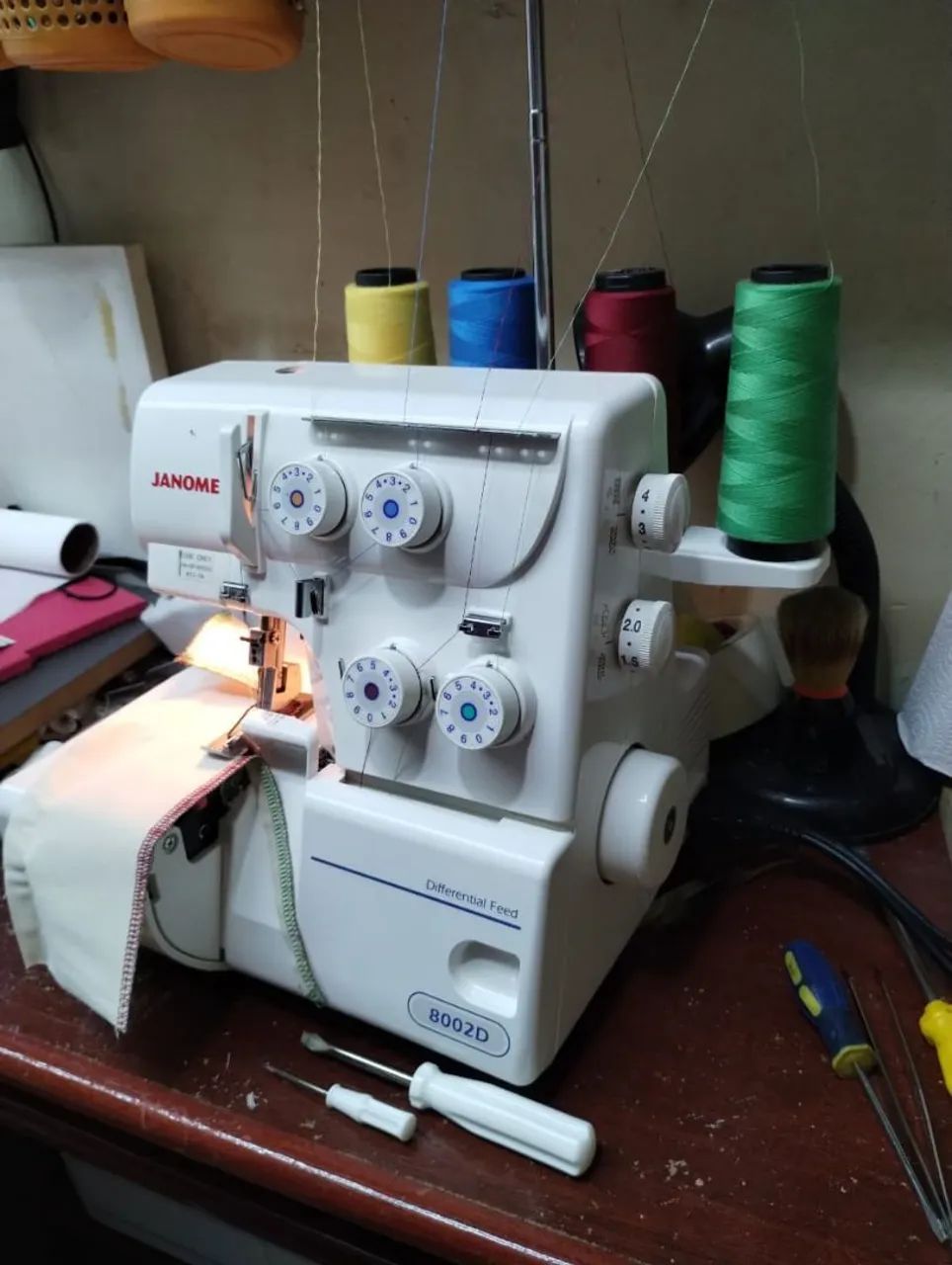 Overloque Janome 8002D - Costura Industrial