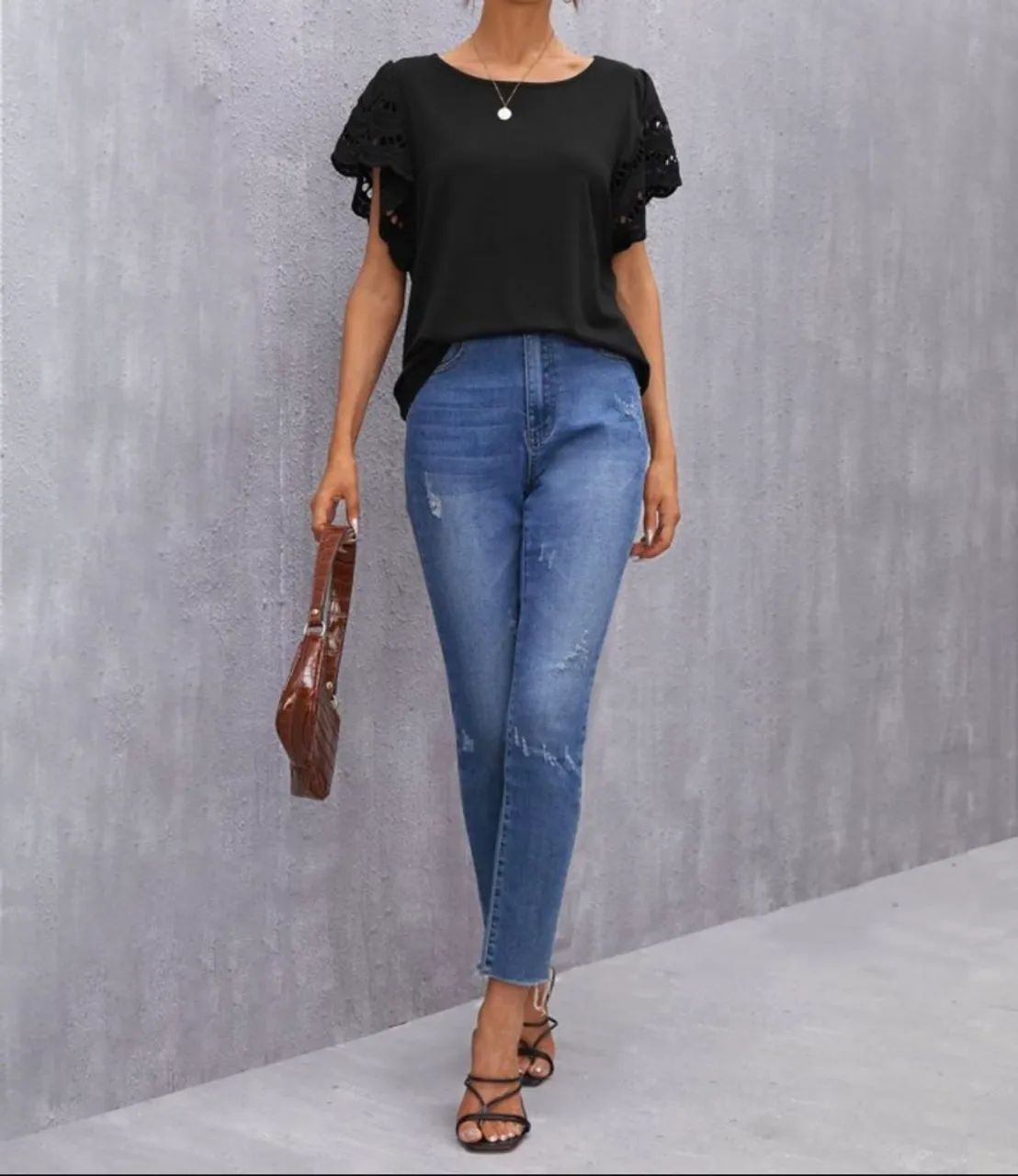 Blusa com Manga Bordada Grande - Foto 4