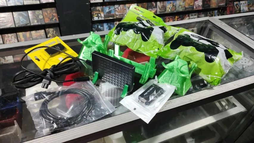 PS2 L8 HD250GB CHEIO DE JOGOS DE PS2 E RETROS + 2 CONTROLES E CABOS - Foto 3