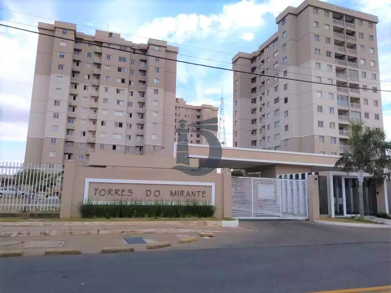 Apartamento para Aluguel 2 quartos, 1 suíte, 2 vagas Residencial Torres do Mirante - Vila 