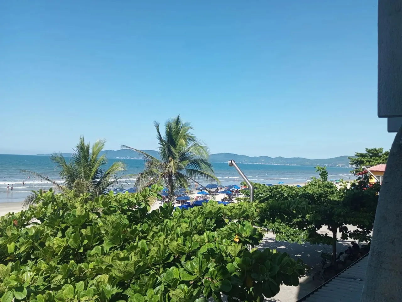 Meia Praia - Itapema - SC Quadra mar, apt com suíte e varanda gourmet