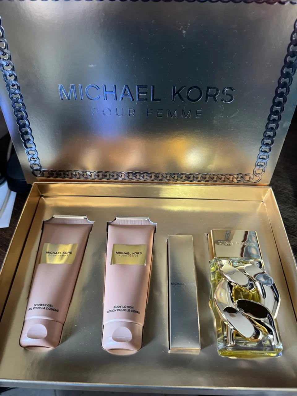 Kit Michael Kors Pour Femme 100ml - Perfume, Gel e Loção