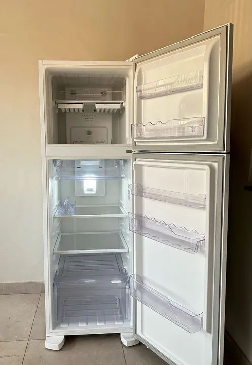 Geladeira Electrolux DFN41 Frost Free  - Foto 4