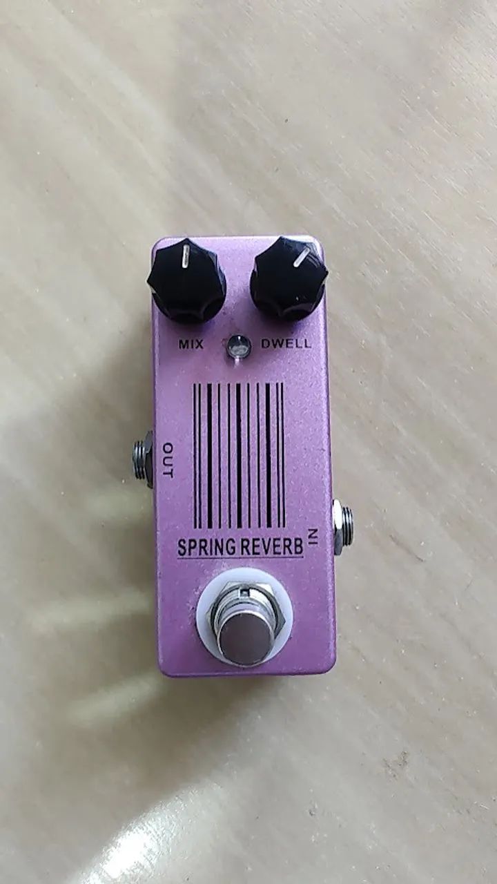 Pedais de guitarra Retro Fuzz e Spring Reverb - Foto 3