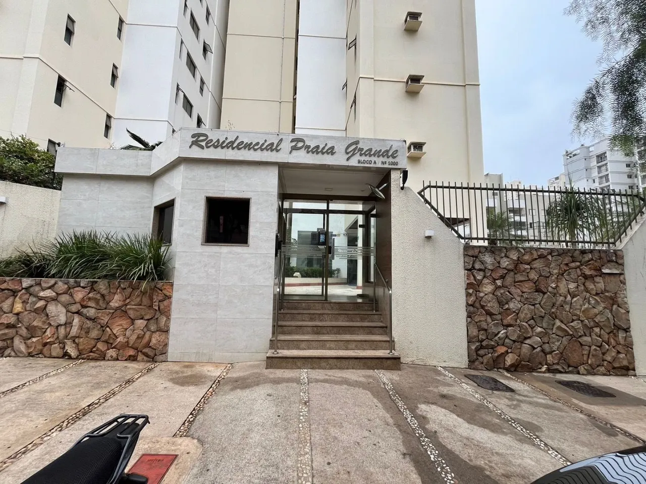 Apartamento com 3 Quartos sendo 1 suite à venda, 108 m² por R$ 540.000 - Jardim Goiás