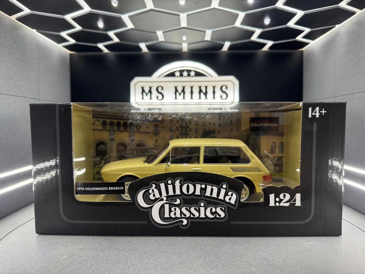 Miniatura Volkswagen Brasília 1976 Amarela 1/24 - Foto 2