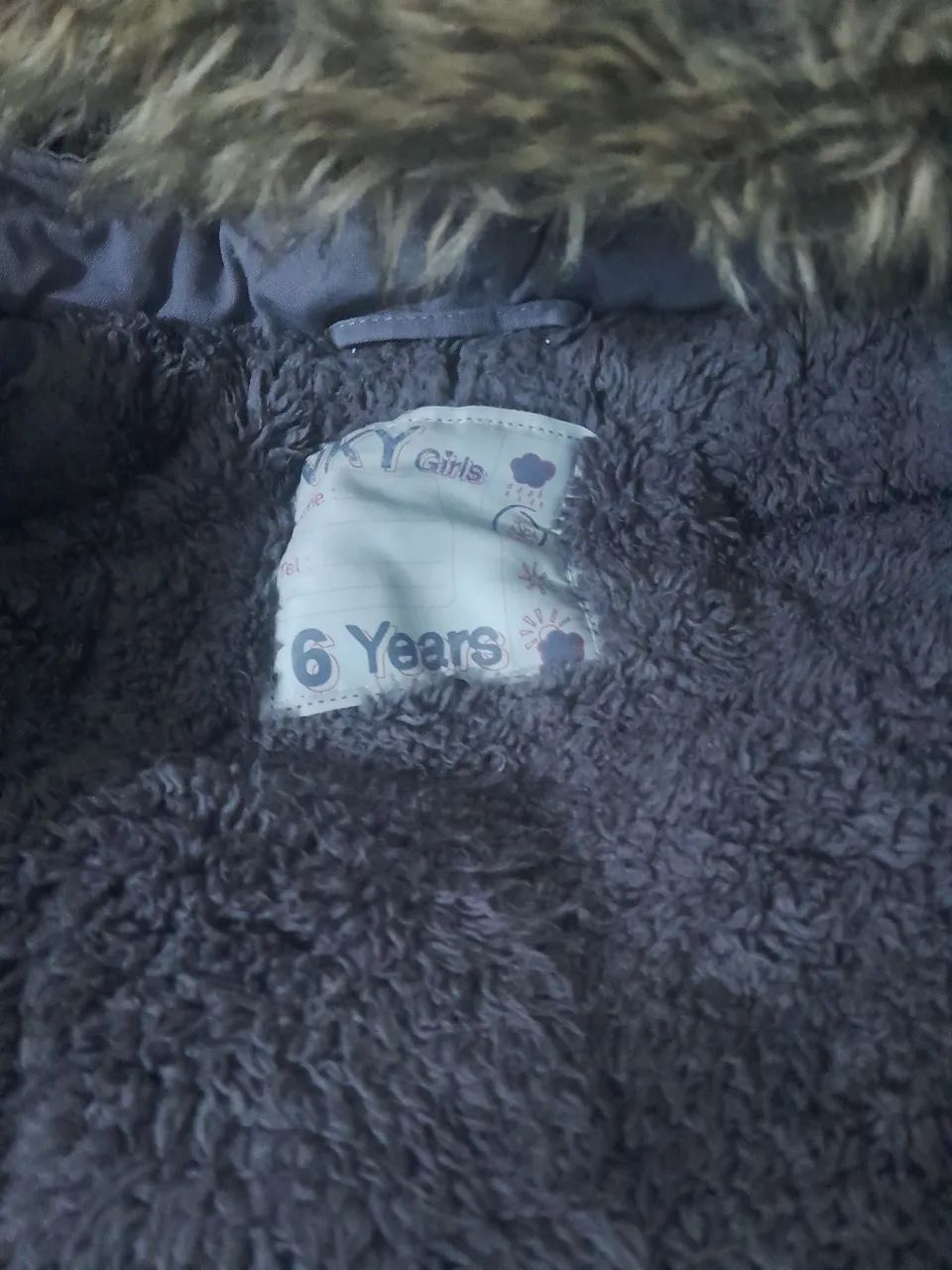 Casaco Rosa Infantil com Capuz, é cor cinza - Foto 4