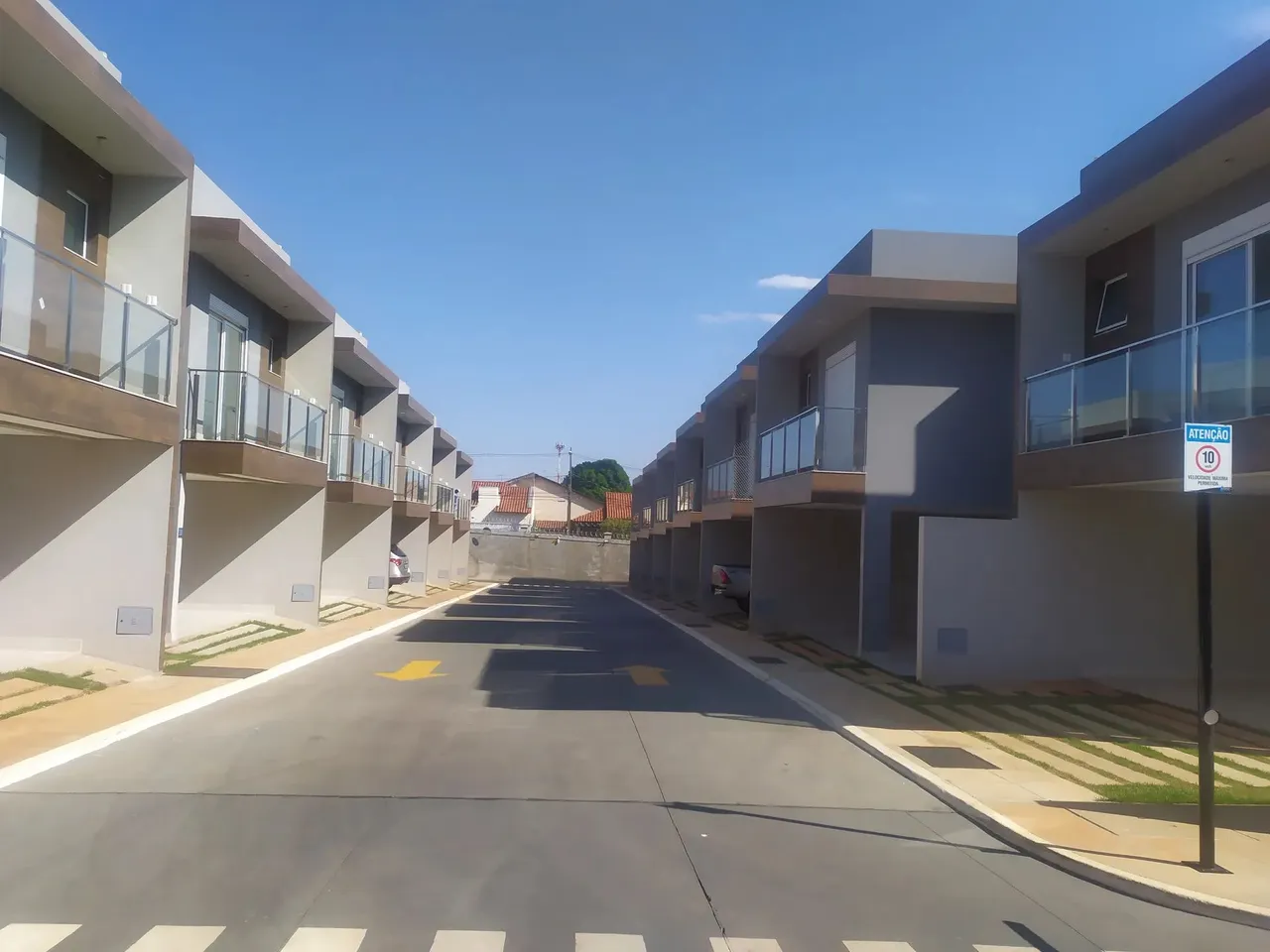 Pronto para Morar 4 Suítes  Sobrado de Luxo Acima do Parque Cascavel