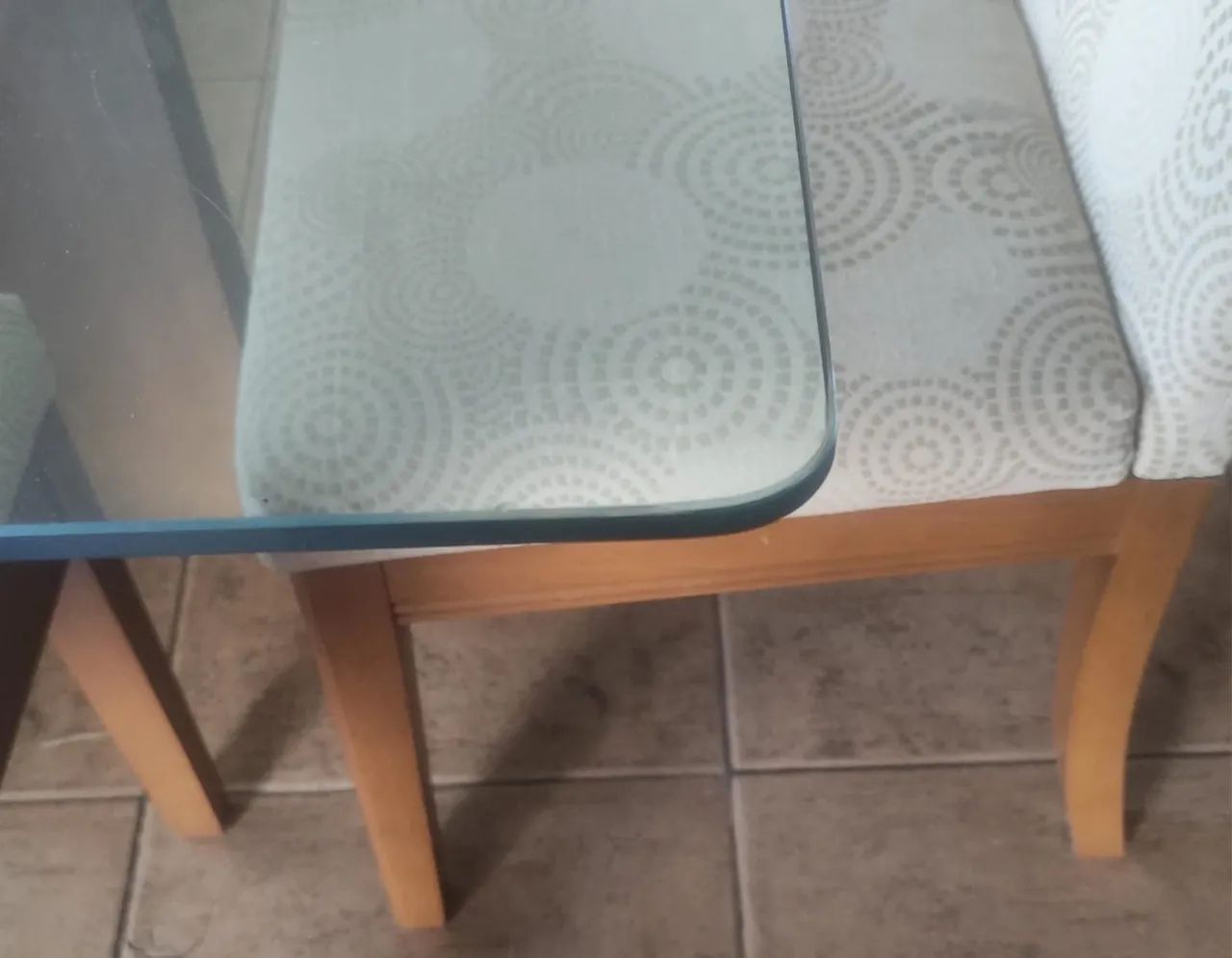 Mesa de jantar tokstok 8 lugares usada - com as cadeiras  - Foto 4