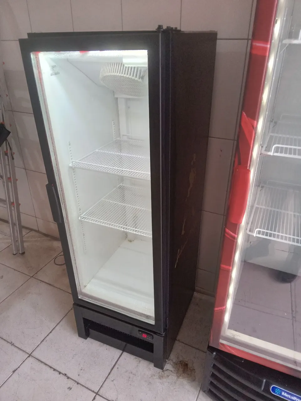 Geladeira Expositora metalfrio Comercial com controlador Digtal 