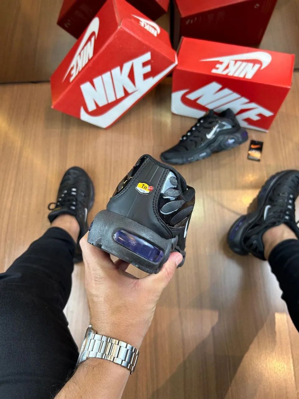 Tênis Nike Air Max Plus TN Preto - Foto 4