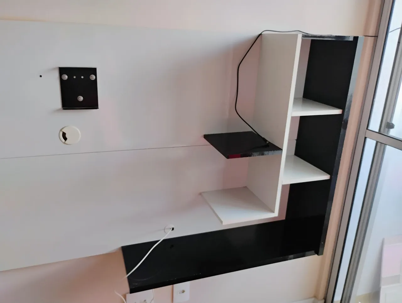 Rack para TV com Painel (não entrego,pg Pix ou dinheiro)
