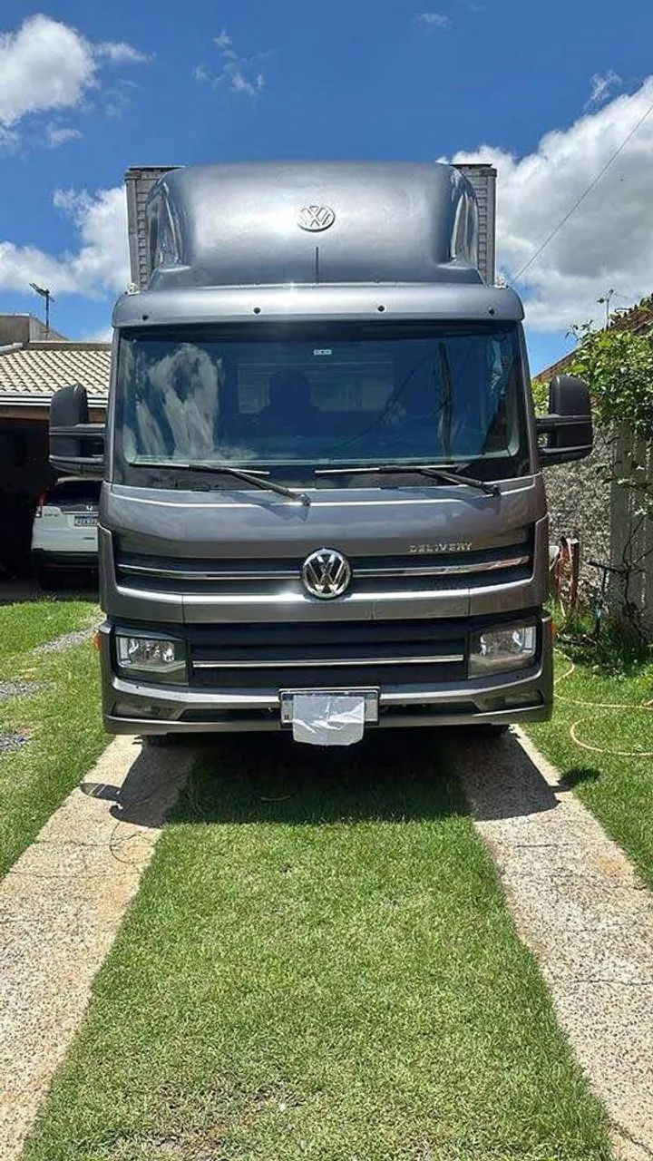 Vokswagen Delivery Express Baú Ano: 2020