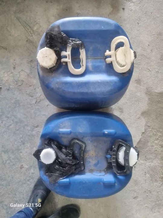 Bombonas de 50 litros com emulsão asfáltica  - Foto 5